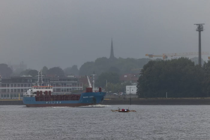 Schiffsverkehr auf der Weser